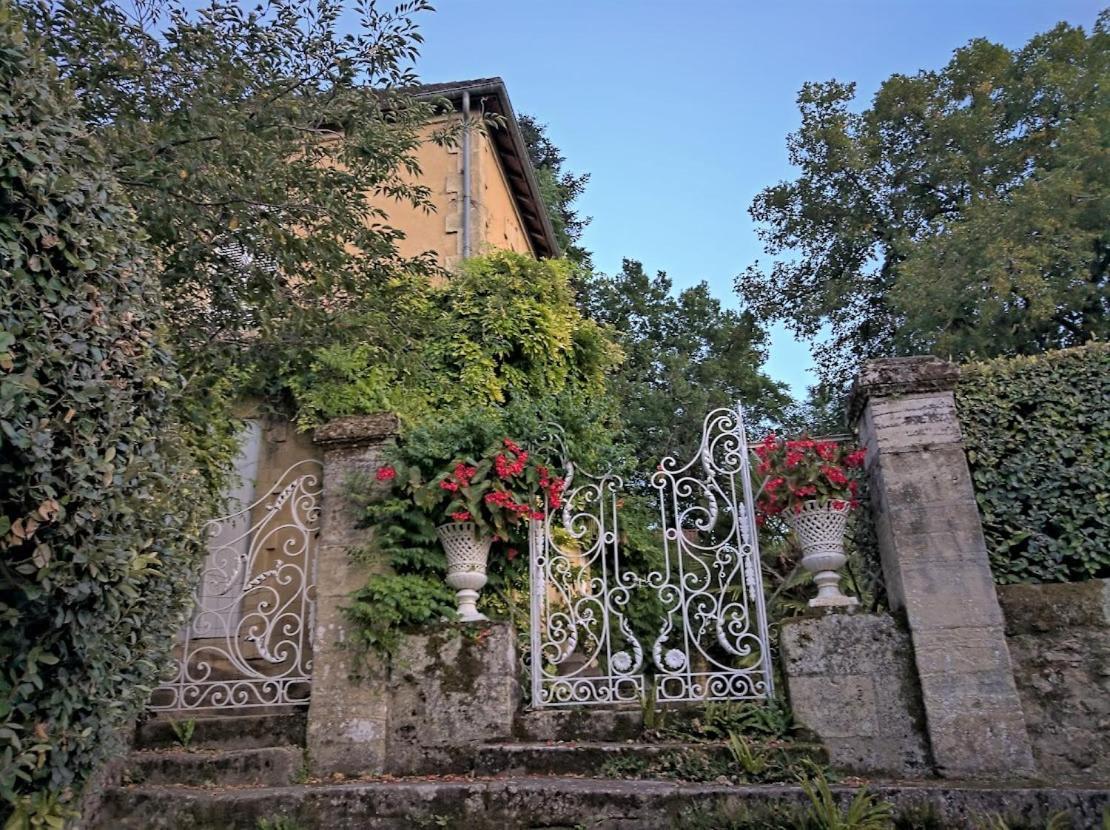 Residence Les Trois Jardins Avec Wifi Et Parking Gratuit Сарла-ла-Канеда Екстериор снимка
